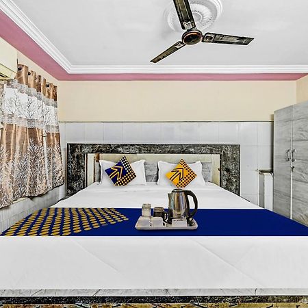 Spot On Svr Grand Hotel Vijayawada Ngoại thất bức ảnh