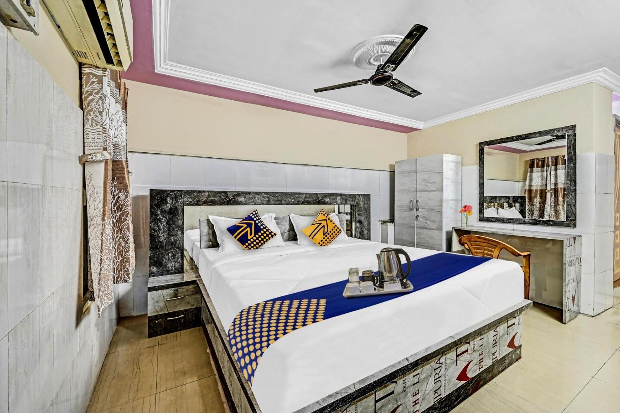 Spot On Svr Grand Hotel Vijayawada Ngoại thất bức ảnh