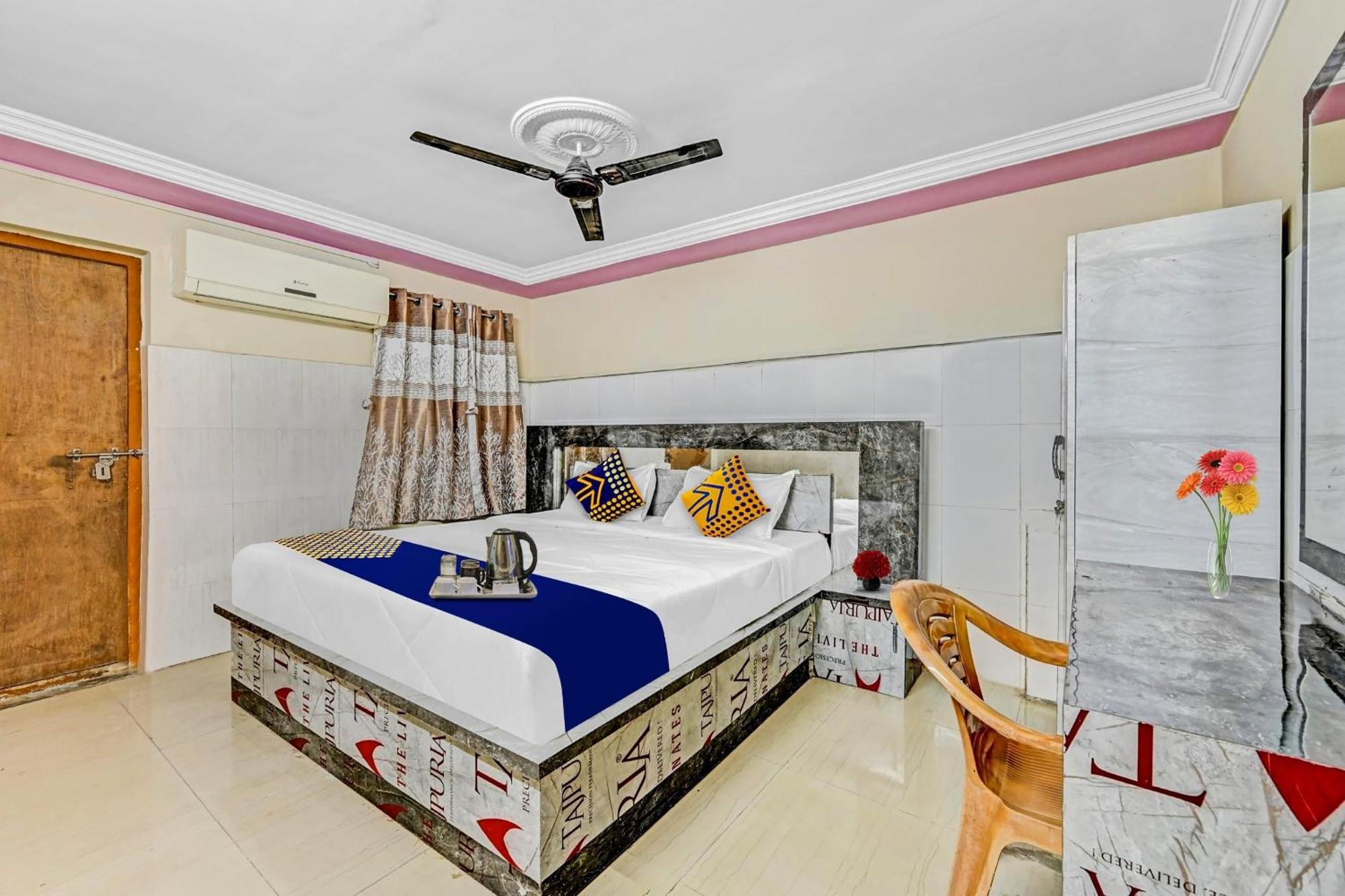 Spot On Svr Grand Hotel Vijayawada Ngoại thất bức ảnh