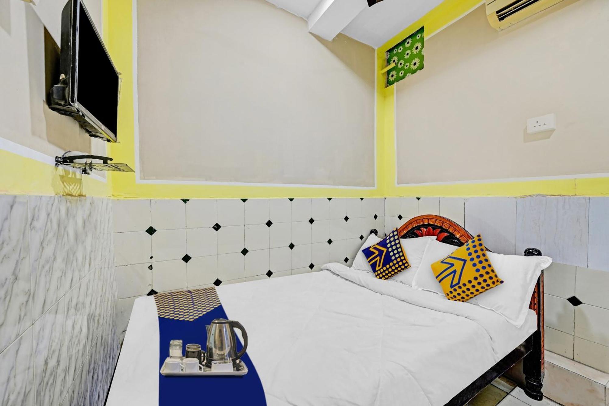 Spot On Svr Grand Hotel Vijayawada Ngoại thất bức ảnh