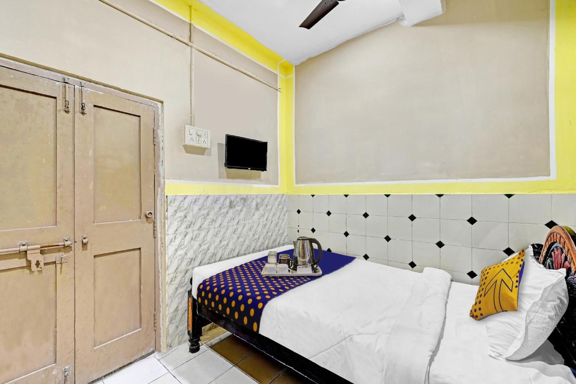 Spot On Svr Grand Hotel Vijayawada Ngoại thất bức ảnh