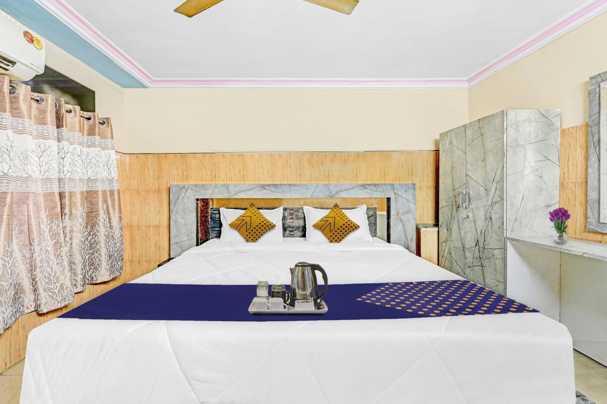 Spot On Svr Grand Hotel Vijayawada Ngoại thất bức ảnh