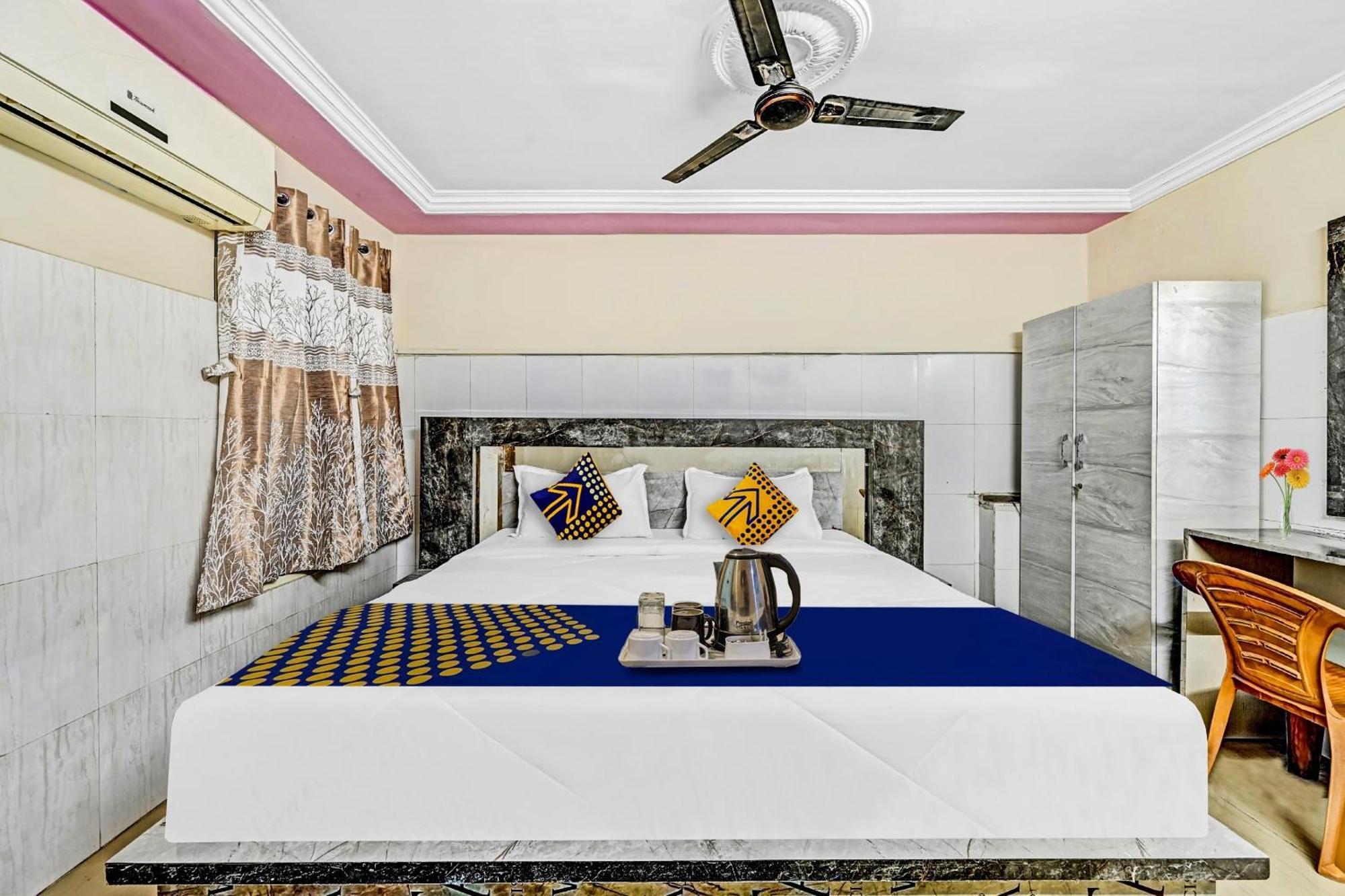 Spot On Svr Grand Hotel Vijayawada Ngoại thất bức ảnh
