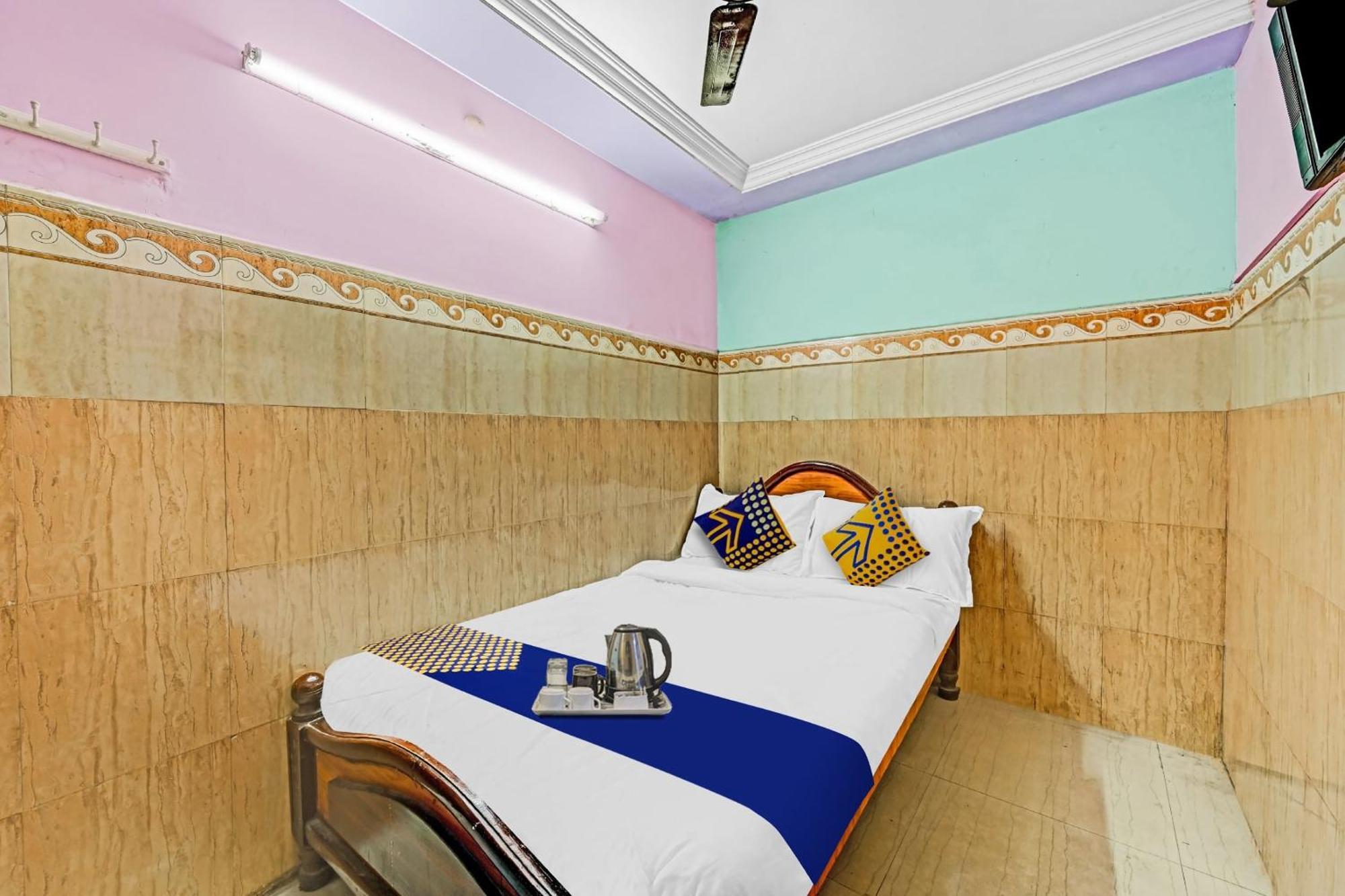 Spot On Svr Grand Hotel Vijayawada Ngoại thất bức ảnh