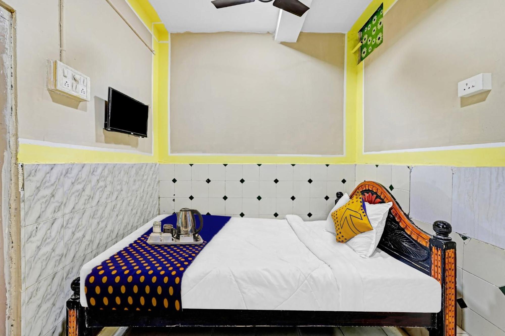Spot On Svr Grand Hotel Vijayawada Ngoại thất bức ảnh